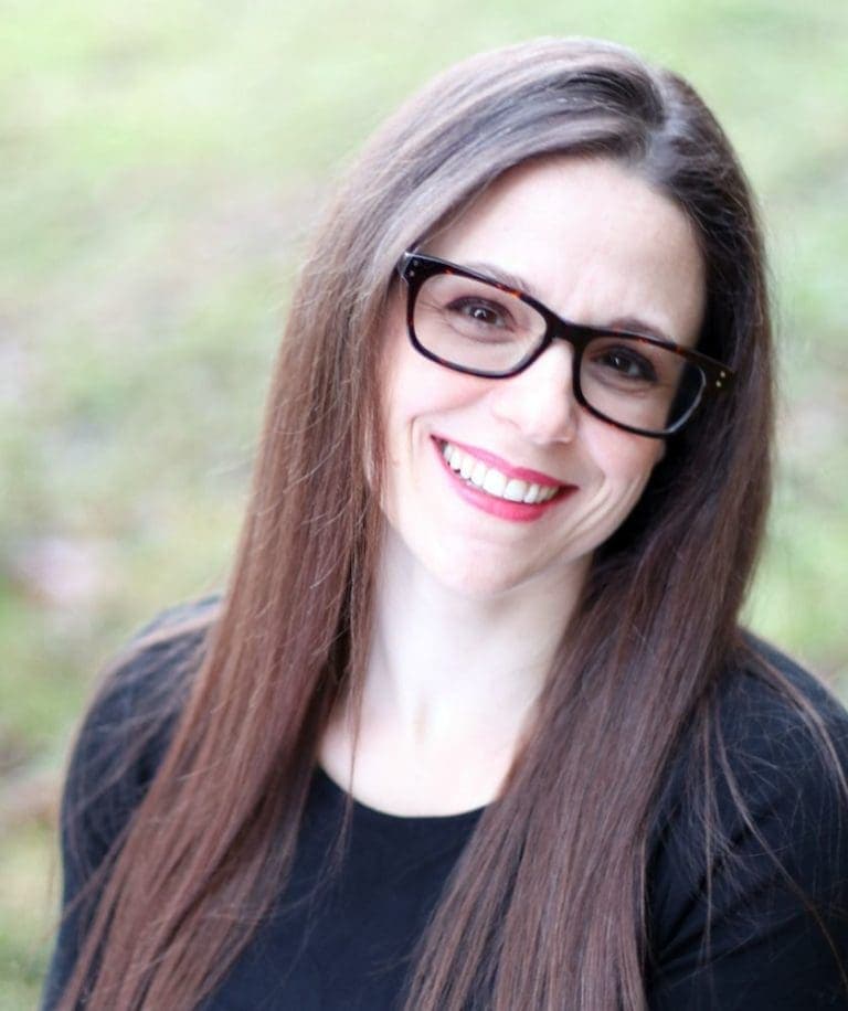 Liana portrait web 768x916