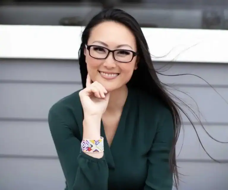 Jemie Sae Koo HeadShot 2021 768x640